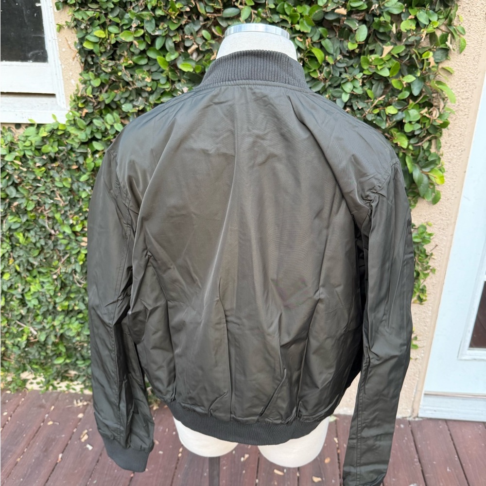 🔥🔥OFFER $15 DEAL ALERT🔥🔥Woman’s Olive Green Bomber Jacket XL - Picture 14 of 16